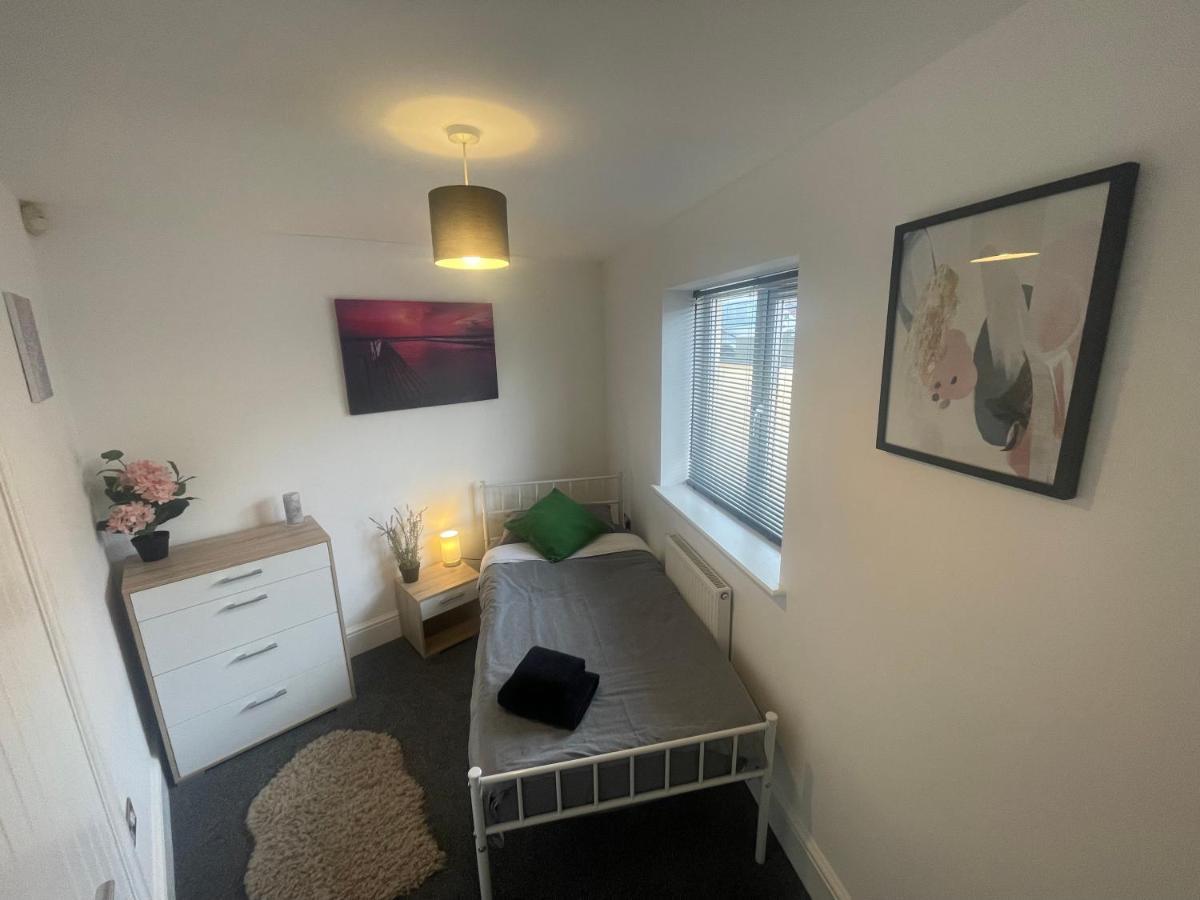 Two Bedroom Detached Modern Bungalow Close To Plymouth Argyle Fc Exterior foto